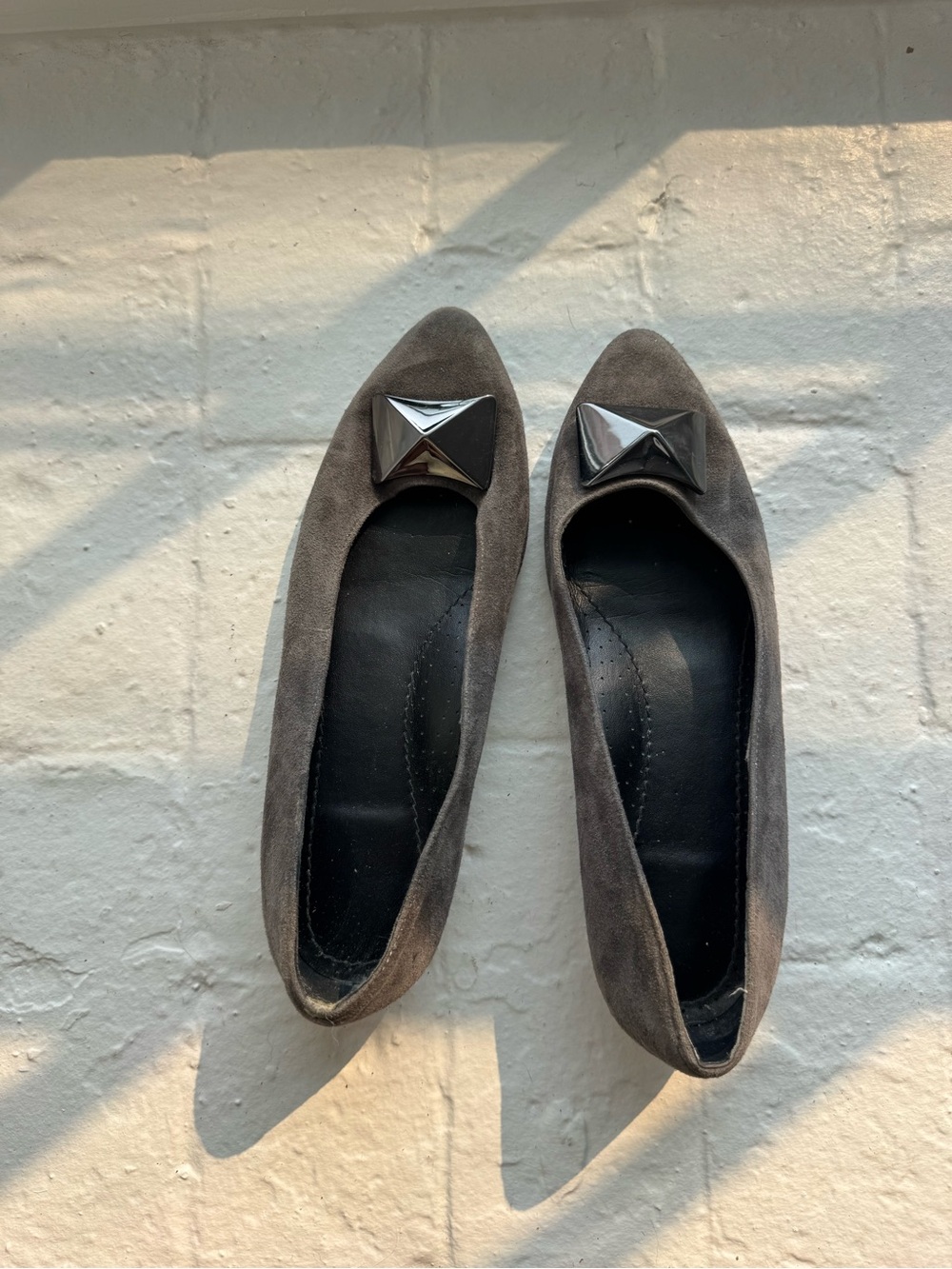 Suede Pointed Toe Ballet Flats in Dark Gray